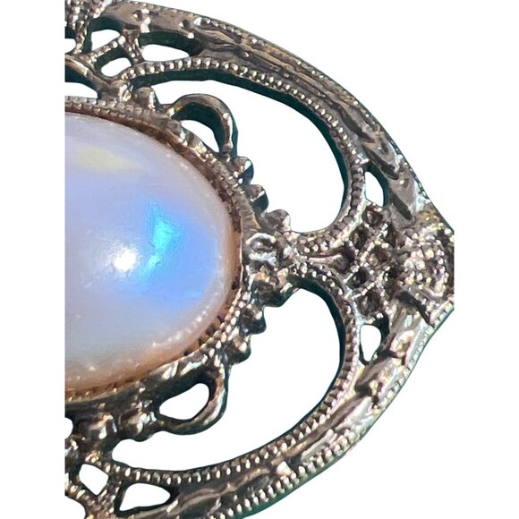 Vintage 90s 1928 Gold Tone Brooch Pin Faux Pearl Cabochon Openwork 1.5" Across - Picture 2 of 4